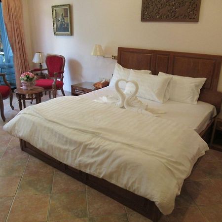 Villa Oranje Pattaya Luaran gambar