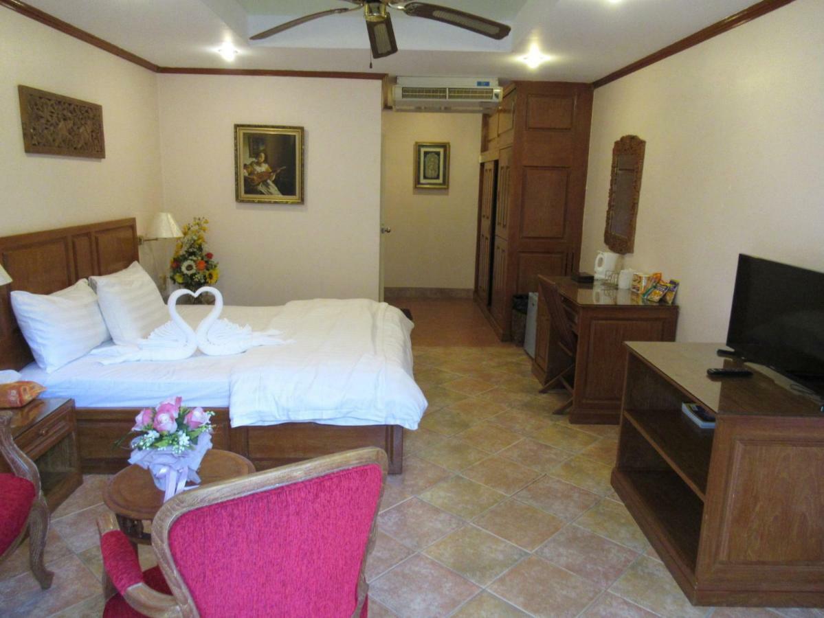 Villa Oranje Pattaya Luaran gambar