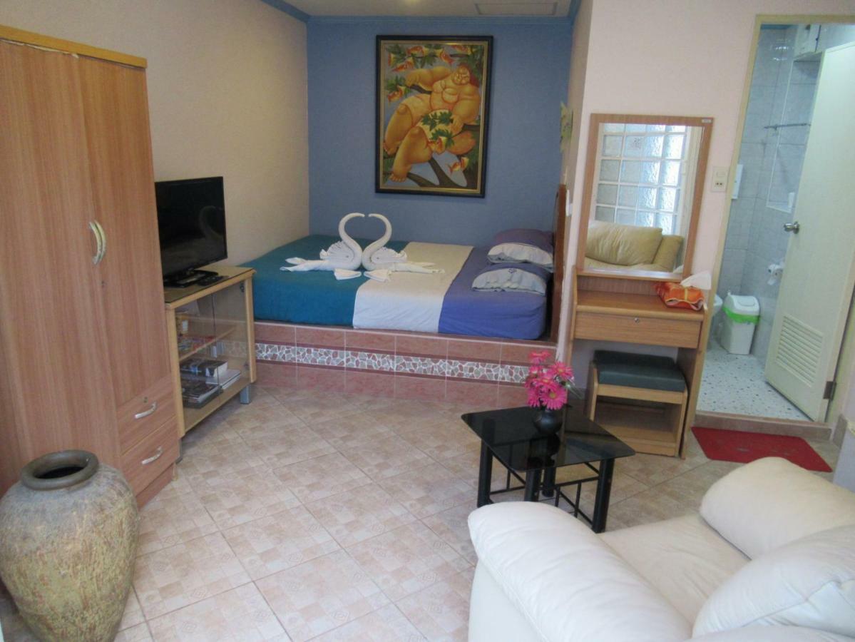 Villa Oranje Pattaya Luaran gambar